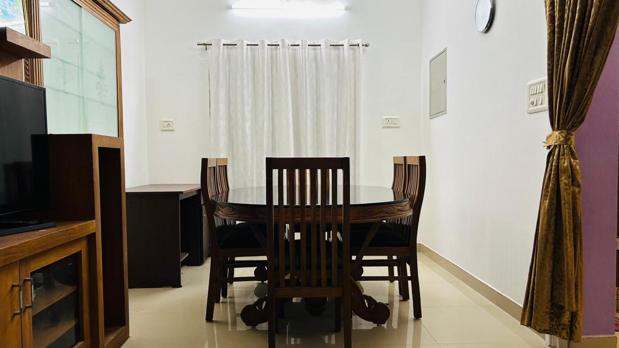 Ebs Guest House Nedumbassery Esterno foto