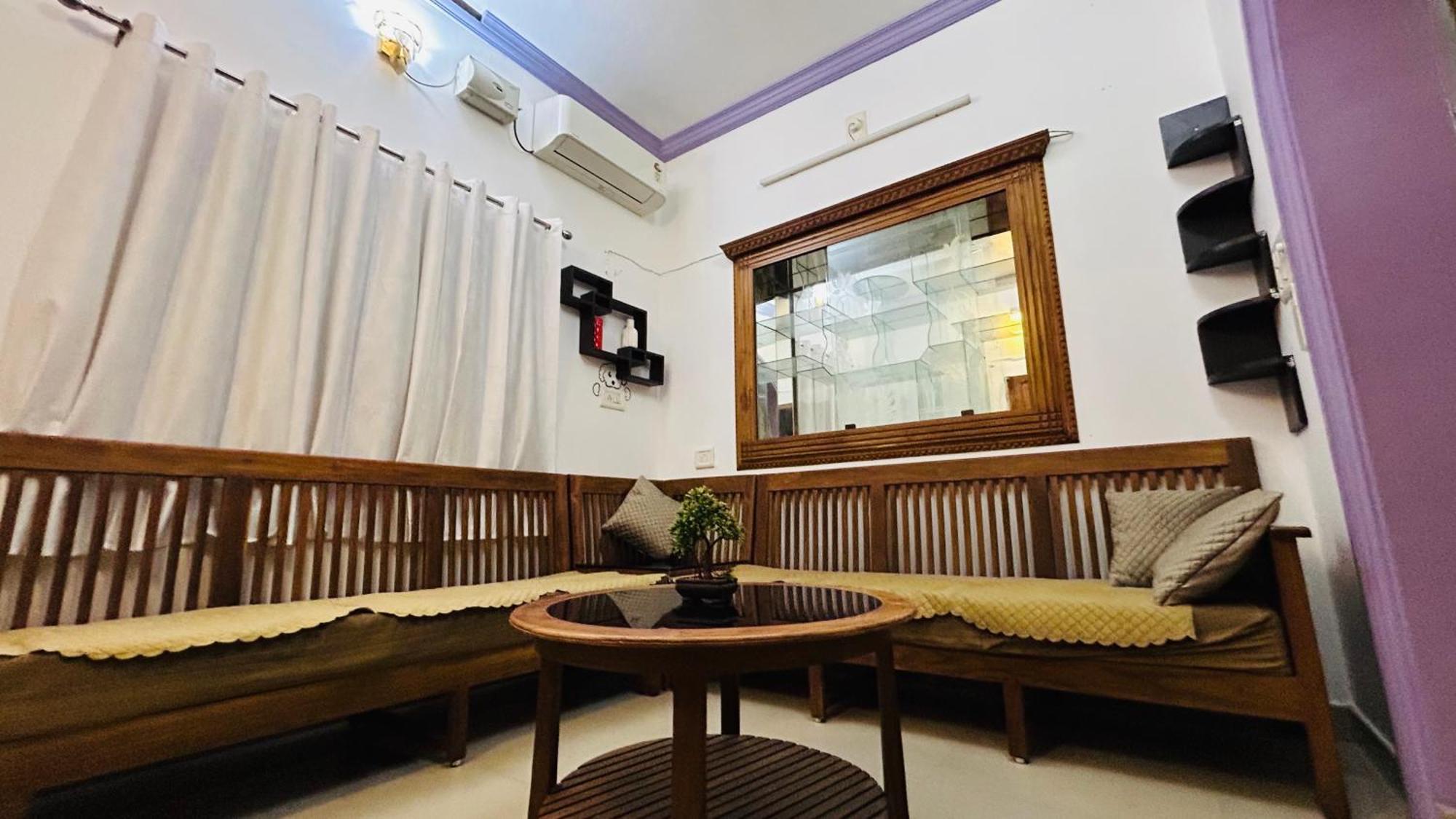 Ebs Guest House Nedumbassery Esterno foto
