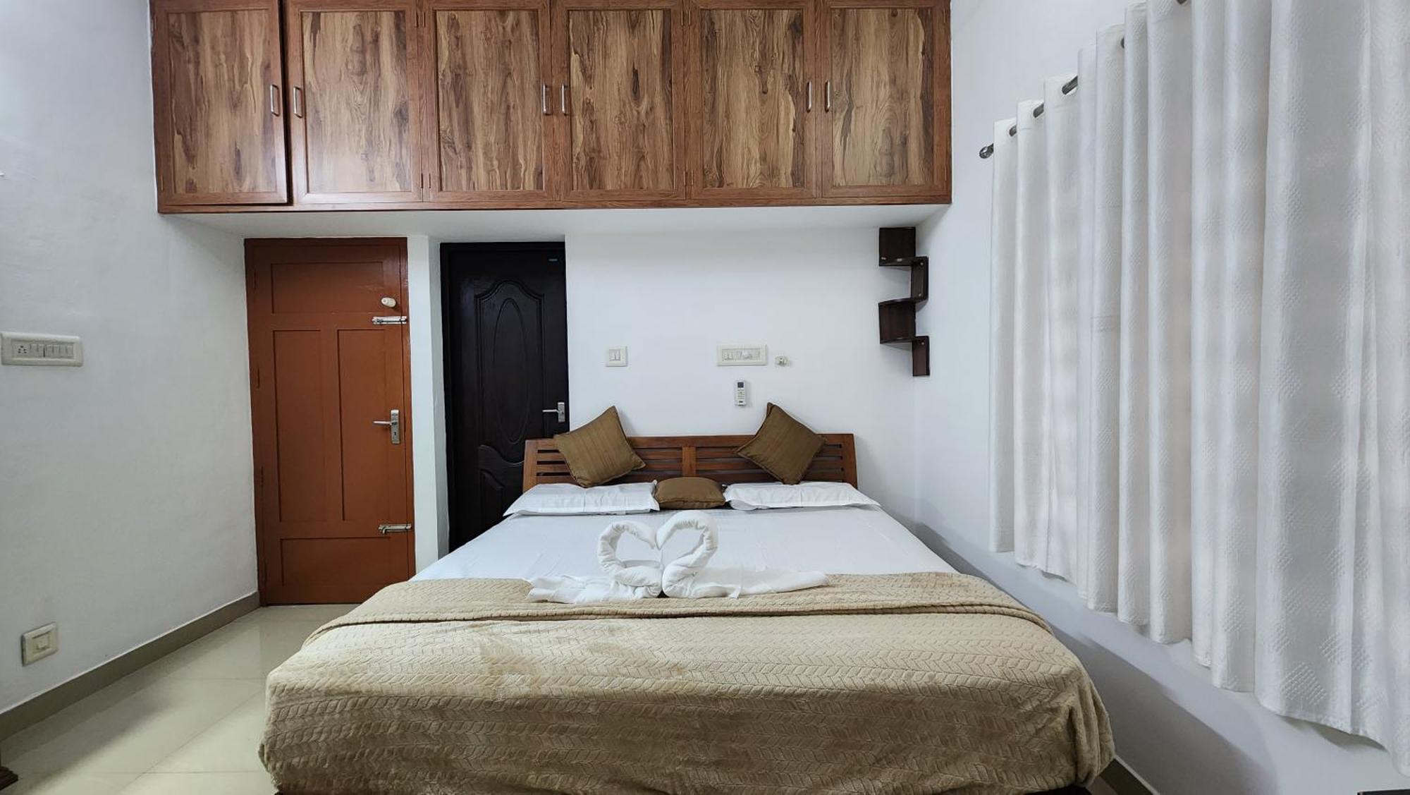 Ebs Guest House Nedumbassery Esterno foto