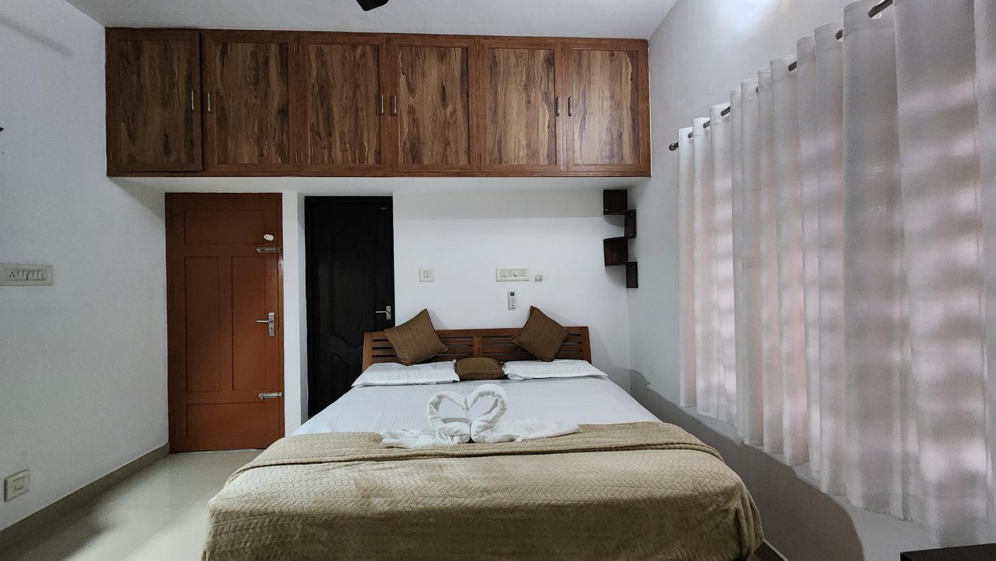 Ebs Guest House Nedumbassery Esterno foto