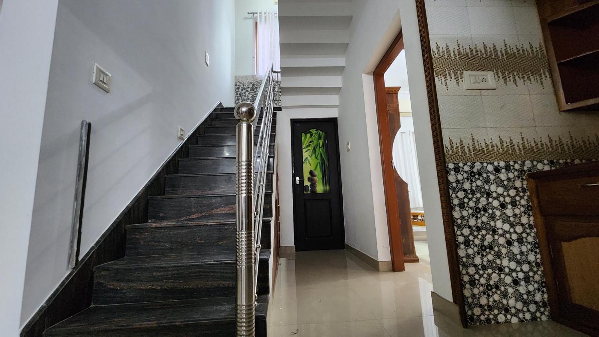Ebs Guest House Nedumbassery Esterno foto
