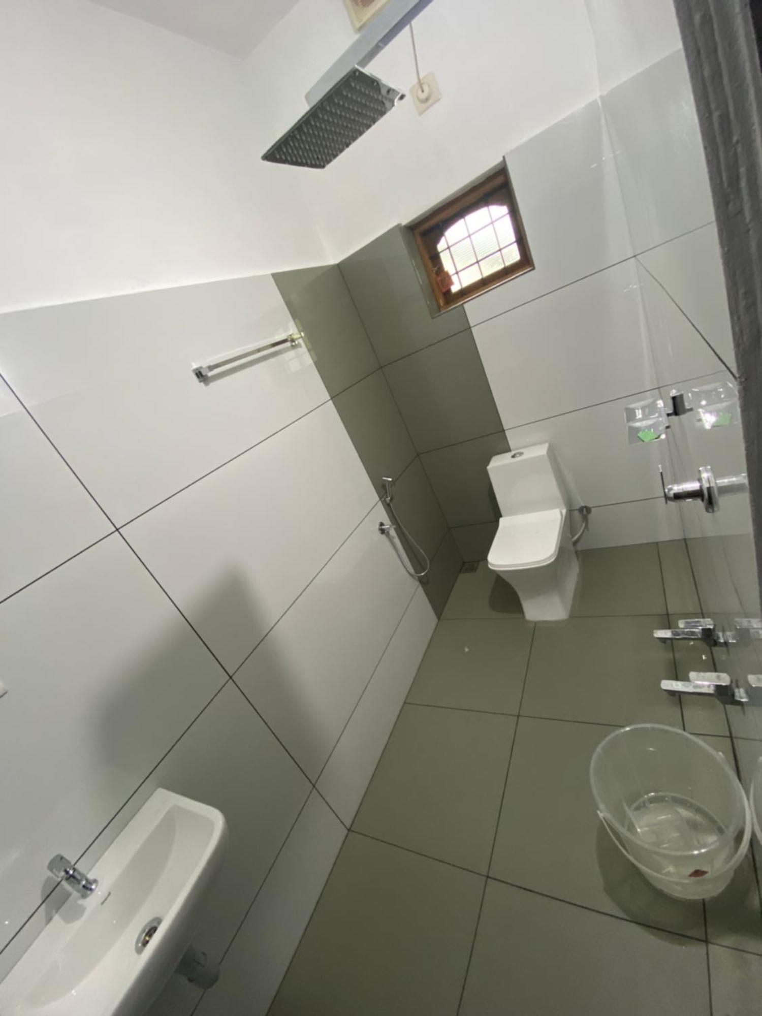 Ebs Guest House Nedumbassery Esterno foto